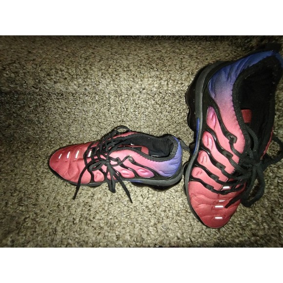 NIKE AIR VAPORMAX PLUS TEAM RED - Picture 3 of 8